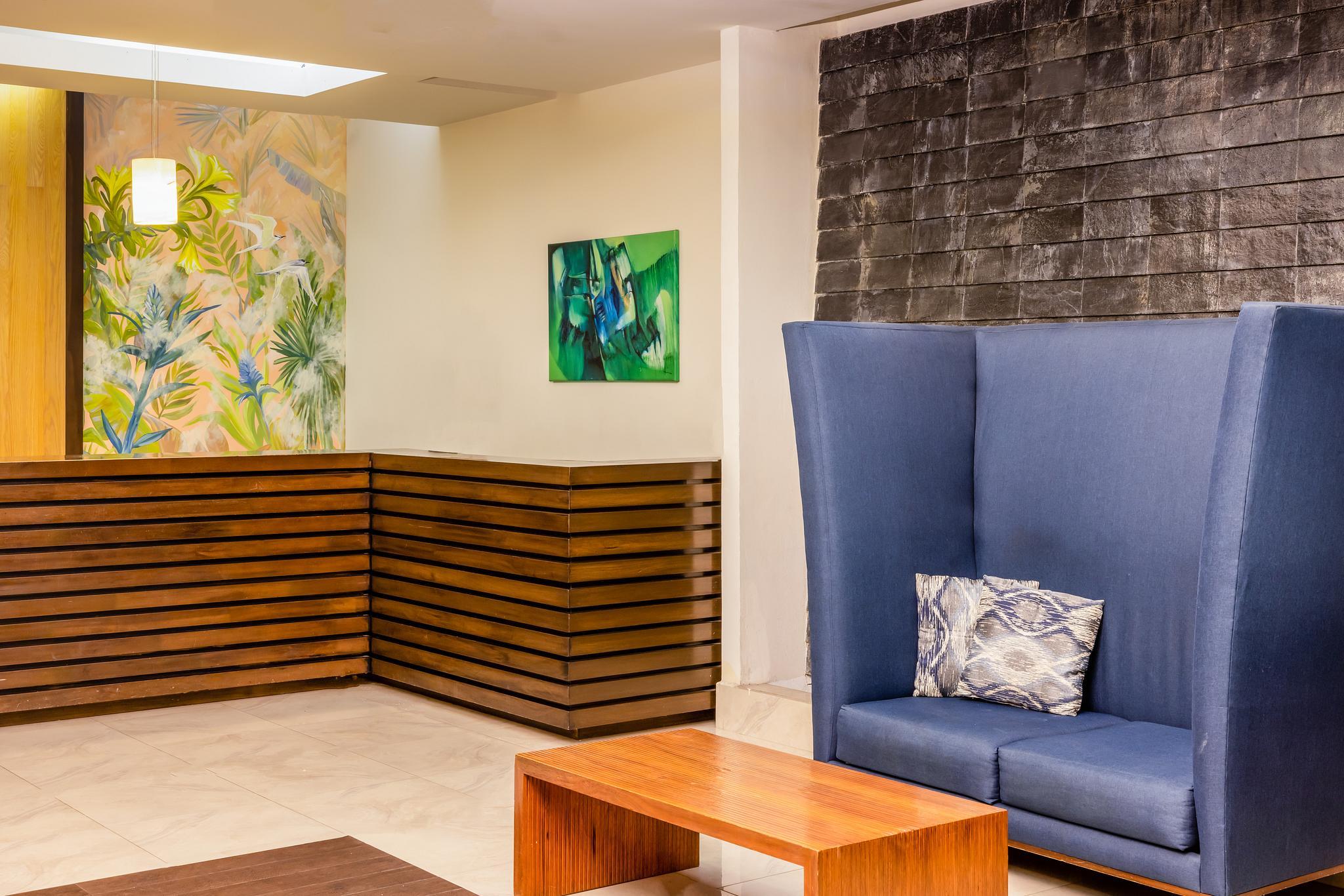 Wyndham Garden Downtown 4*