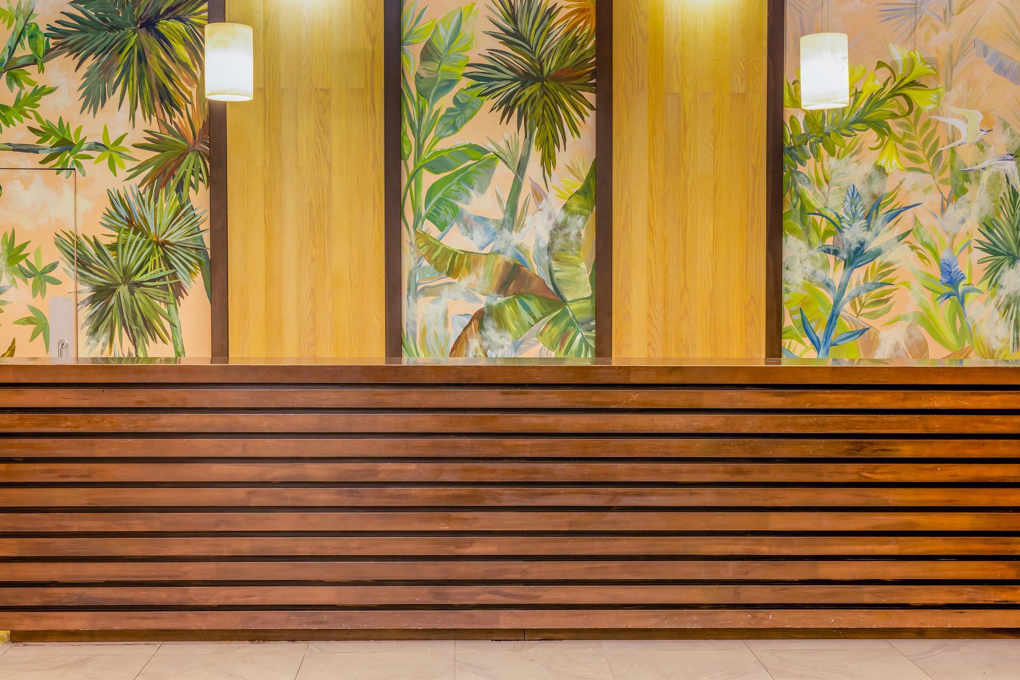 Wyndham Garden Downtown Hotel 4*