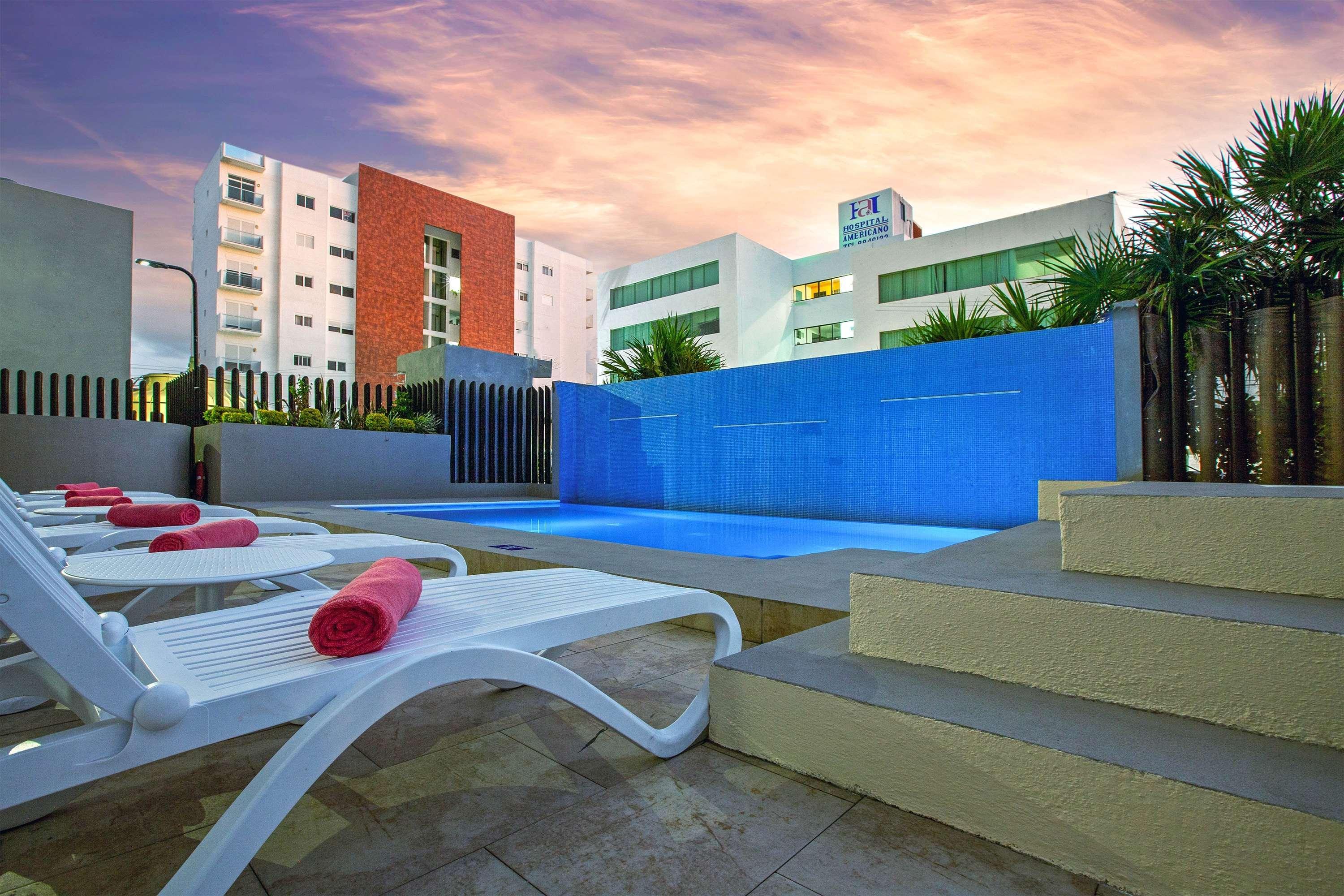 Wyndham Garden Downtown Hotel 4*