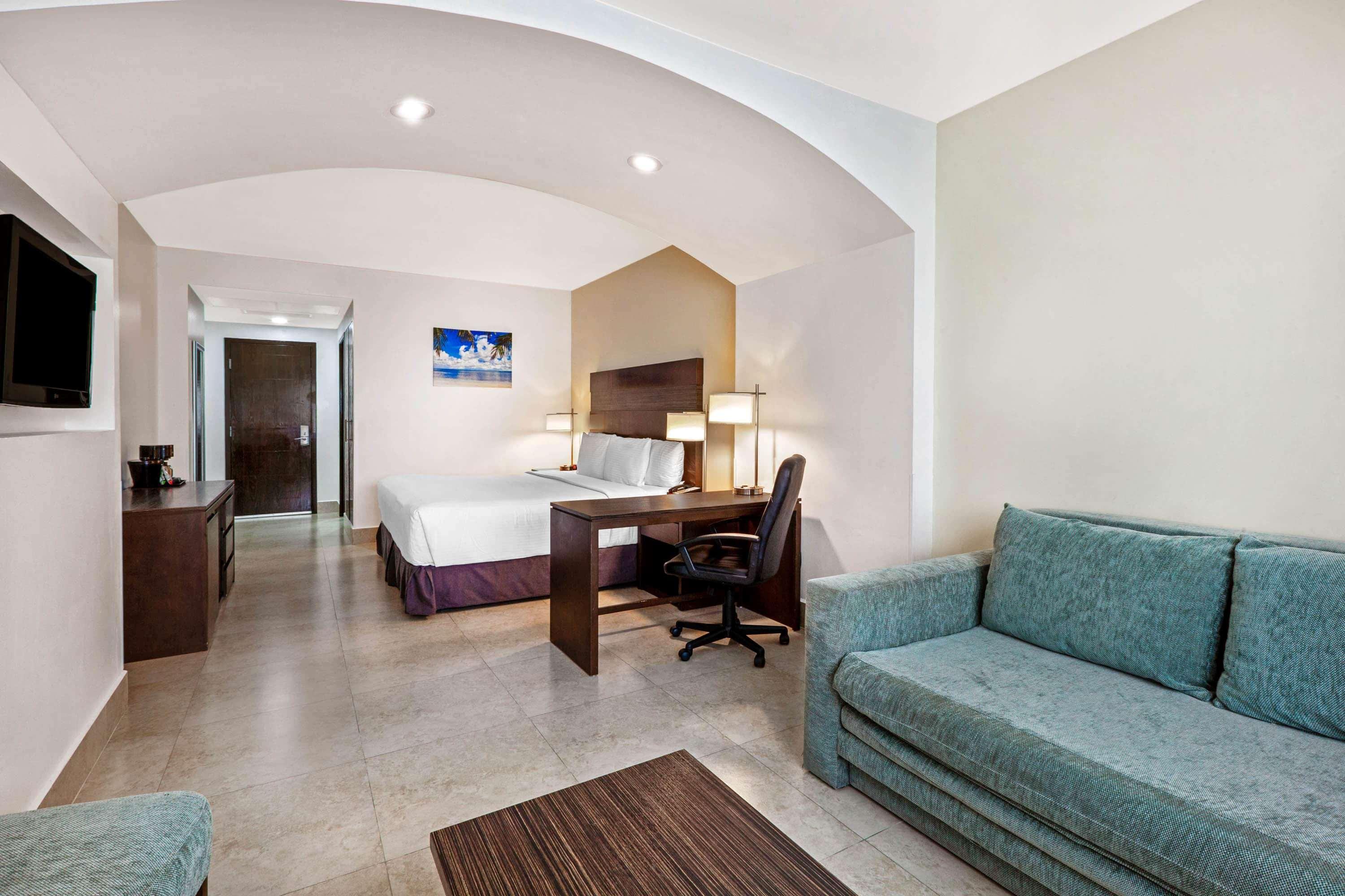 Wyndham Garden Downtown Hotel