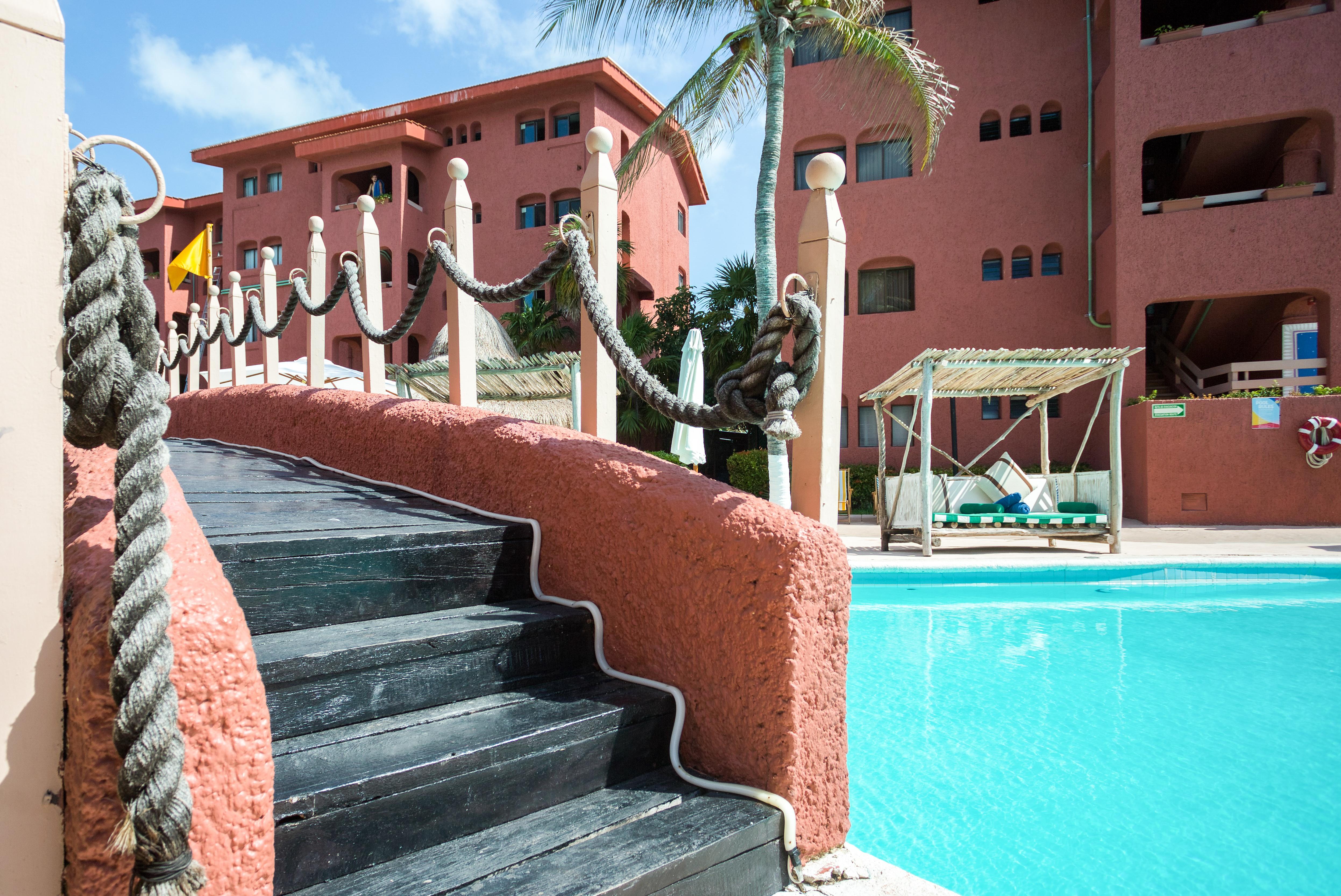 Aparthotel Zone 3*