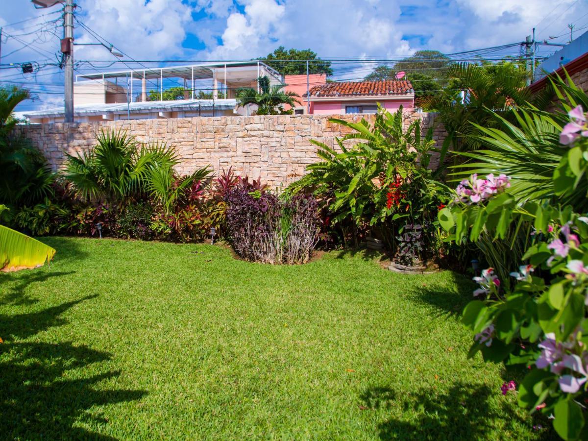 Hermosa Casa, En Renta Vacacional Con Piscina, A Tan Solo10 Minutos De La Playa, Cerca De Centros Comerciales, Restaurantes, Bares Y Supermercados Apartment *
