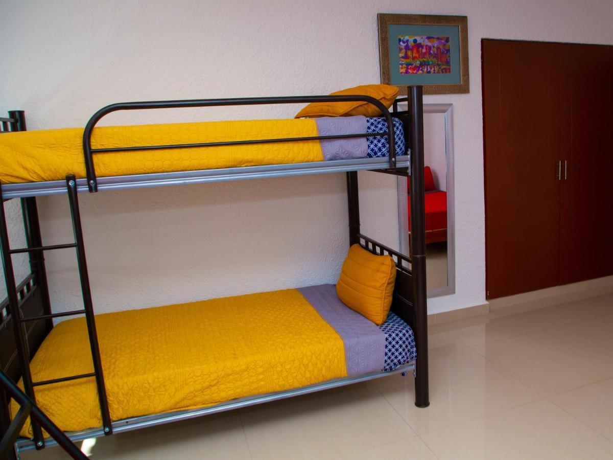 Hermosa Casa, En Renta Vacacional Con Piscina, A Tan Solo10 Minutos De La Playa, Cerca De Centros Comerciales, Restaurantes, Bares Y Supermercados *