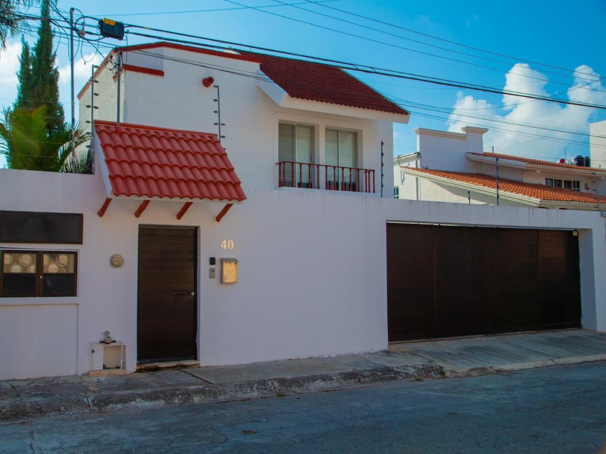 Hermosa Casa, En Renta Vacacional Con Piscina, A Tan Solo10 Minutos De La Playa, Cerca De Centros Comerciales, Restaurantes, Bares Y Supermercados Cancún
