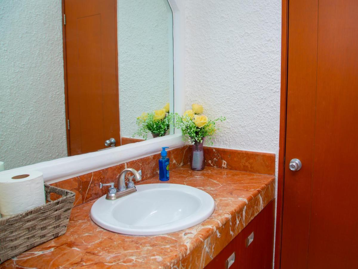 Hermosa Casa, En Renta Vacacional Con Piscina, A Tan Solo10 Minutos De La Playa, Cerca De Centros Comerciales, Restaurantes, Bares Y Supermercados Apartment Cancún