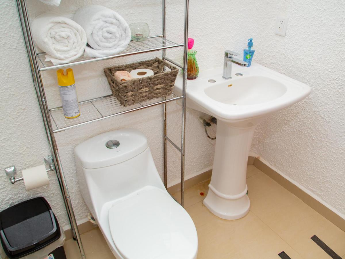 Hermosa Casa, En Renta Vacacional Con Piscina, A Tan Solo10 Minutos De La Playa, Cerca De Centros Comerciales, Restaurantes, Bares Y Supermercados *