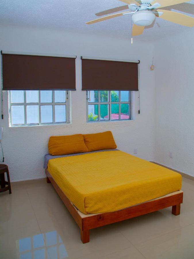 Hermosa Casa, En Renta Vacacional Con Piscina, A Tan Solo10 Minutos De La Playa, Cerca De Centros Comerciales, Restaurantes, Bares Y Supermercados Cancún