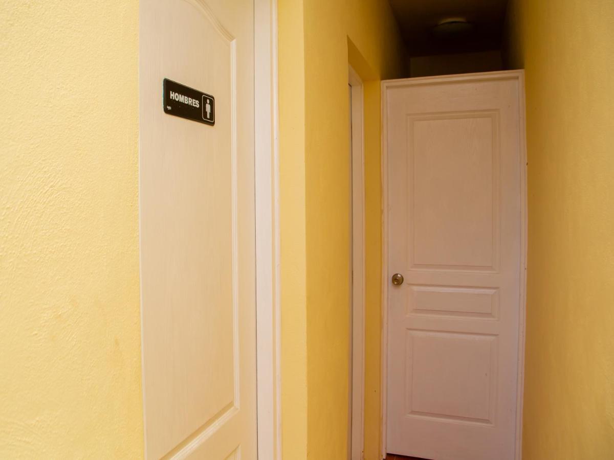 Hermosa Casa, En Renta Vacacional Con Piscina, A Tan Solo10 Minutos De La Playa, Cerca De Centros Comerciales, Restaurantes, Bares Y Supermercados Apartment *