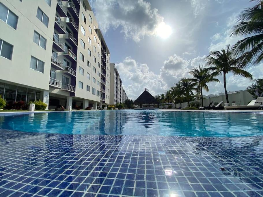 Casa De La Luz Cancun. Amazing With Stunning Pool In Front Of Mall Cancun