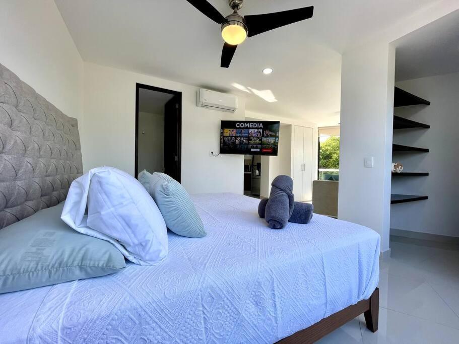 Apartment Beautiful Loft With Unique Rooftop & Location! *