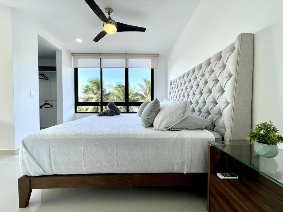 Beautiful Loft With Unique Rooftop & Location! Apartment *