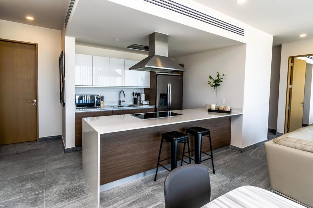 Apartment Luxury 3 Bedroom Rooftop Pool, Near The Beach *