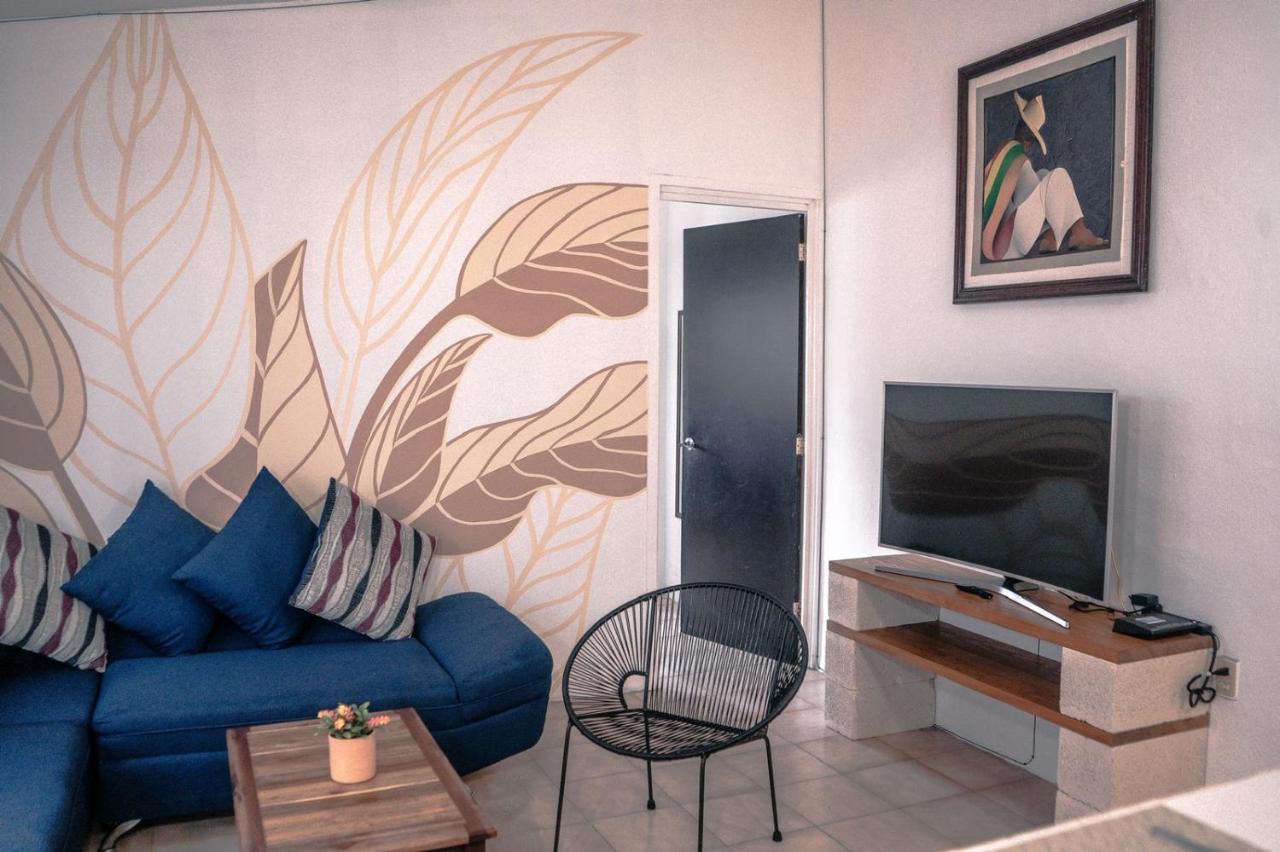 Apartamento Cazón - Amplio Departamento A Pasos De La Zona Hotelera Y Puerto