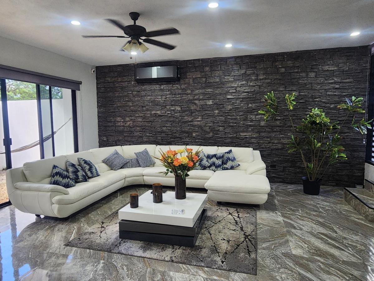Сasa de vacaciones Beautiful Modern House Private Pool