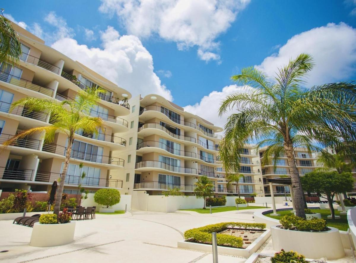 2 Bedroom - Pool & Jacuzzi Apartment *