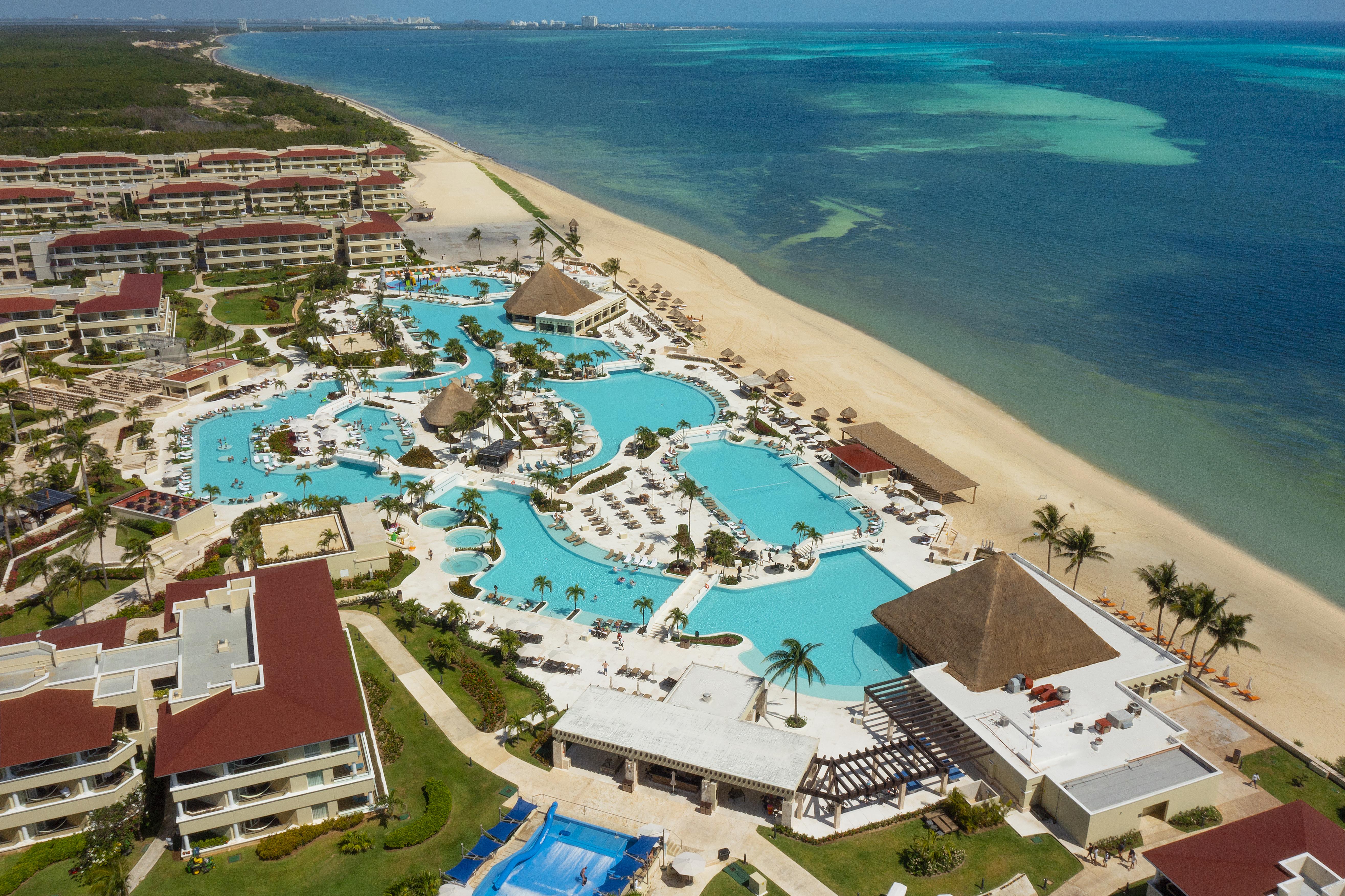 Moon Palace Cancun Alfredo V. Bonfil