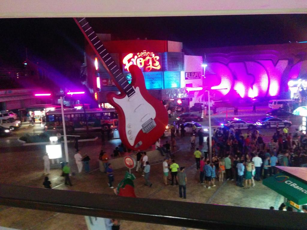 Zone Aparthotel 3*