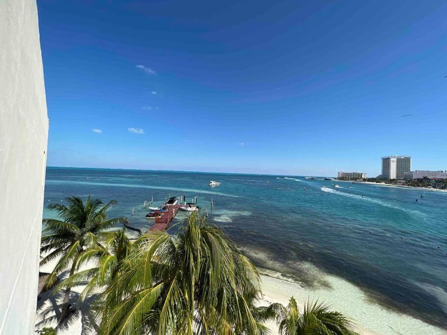 Apartment Amazing Ocean Front. 418