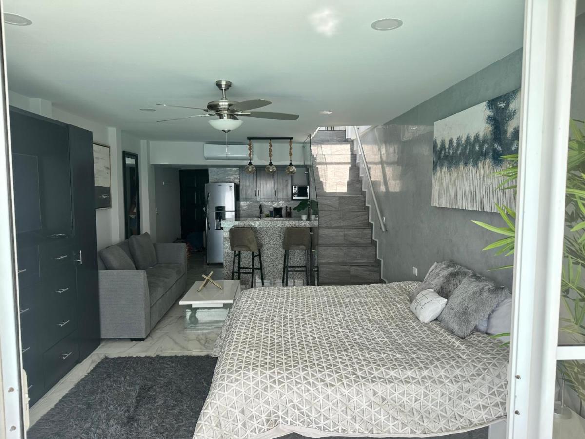 Aparthotel Beachfront Penthouse