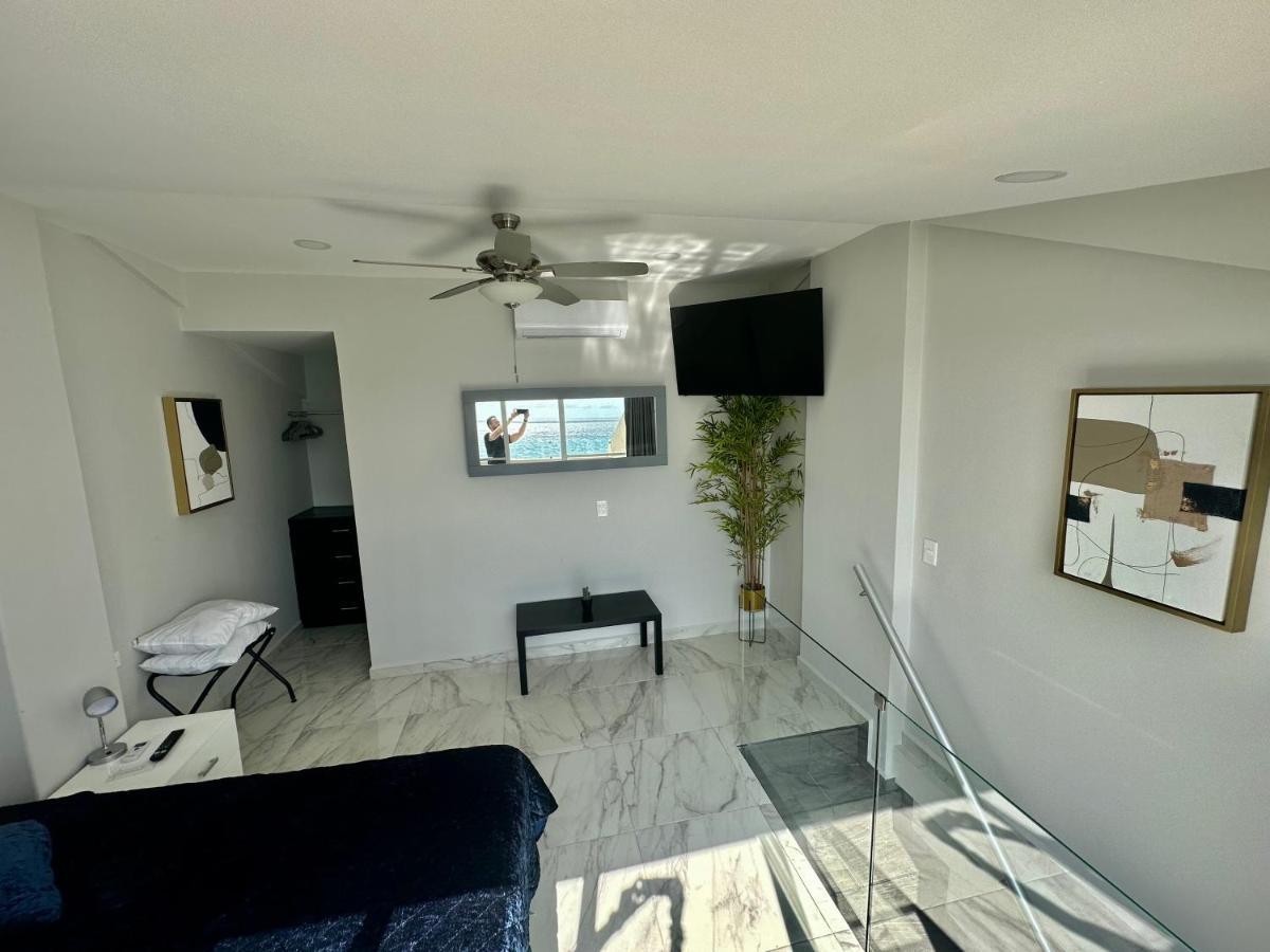 Aparthotel Beachfront Penthouse *