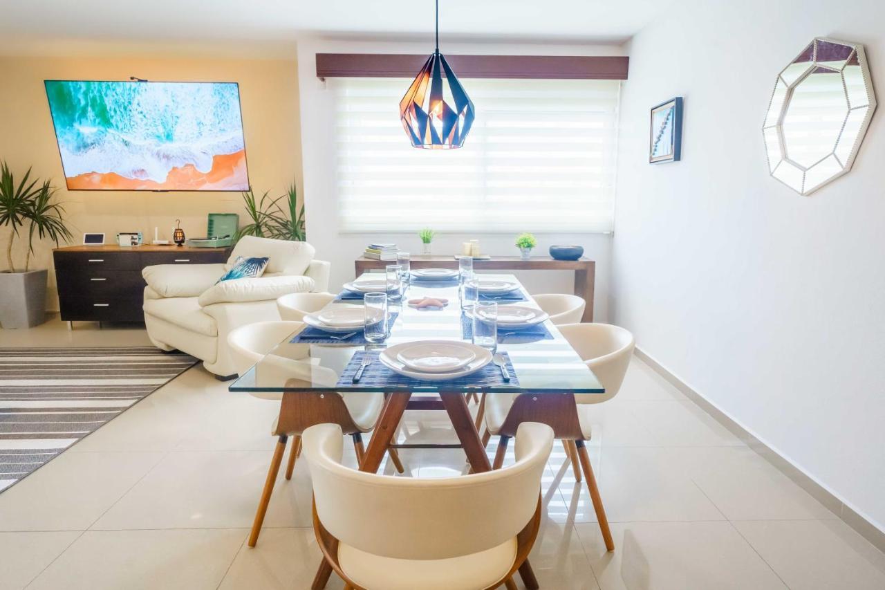 Stylish Three-bedroom W/pool Apartment