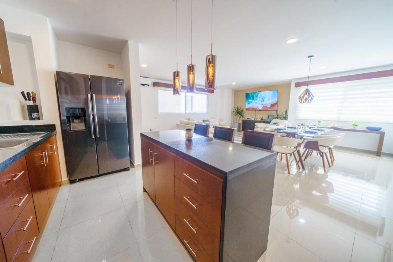 Stylish Three-bedroom W/pool Apartment *