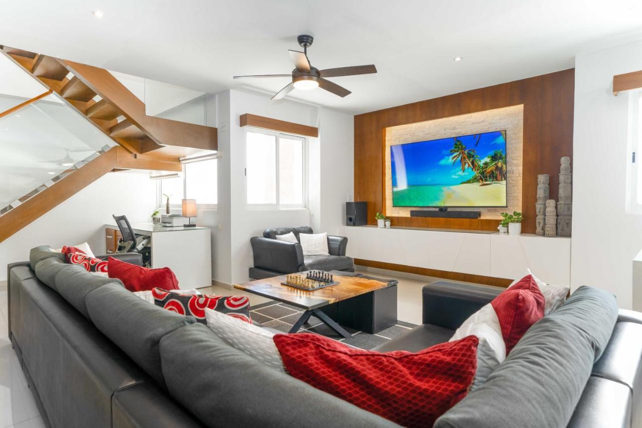 Penthouse With Private Jacuzzi - Three Bedroom Apartamento *