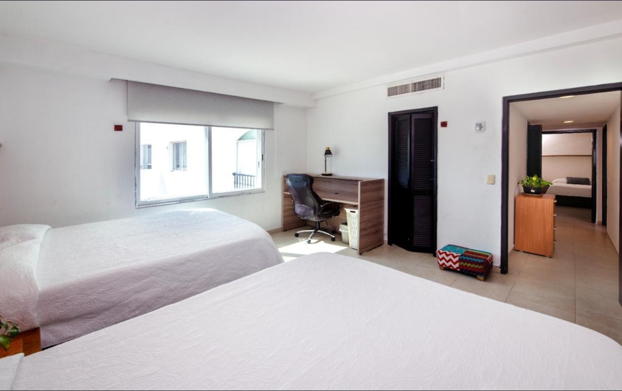 Fantastic Family On The Of Apartment Cancun