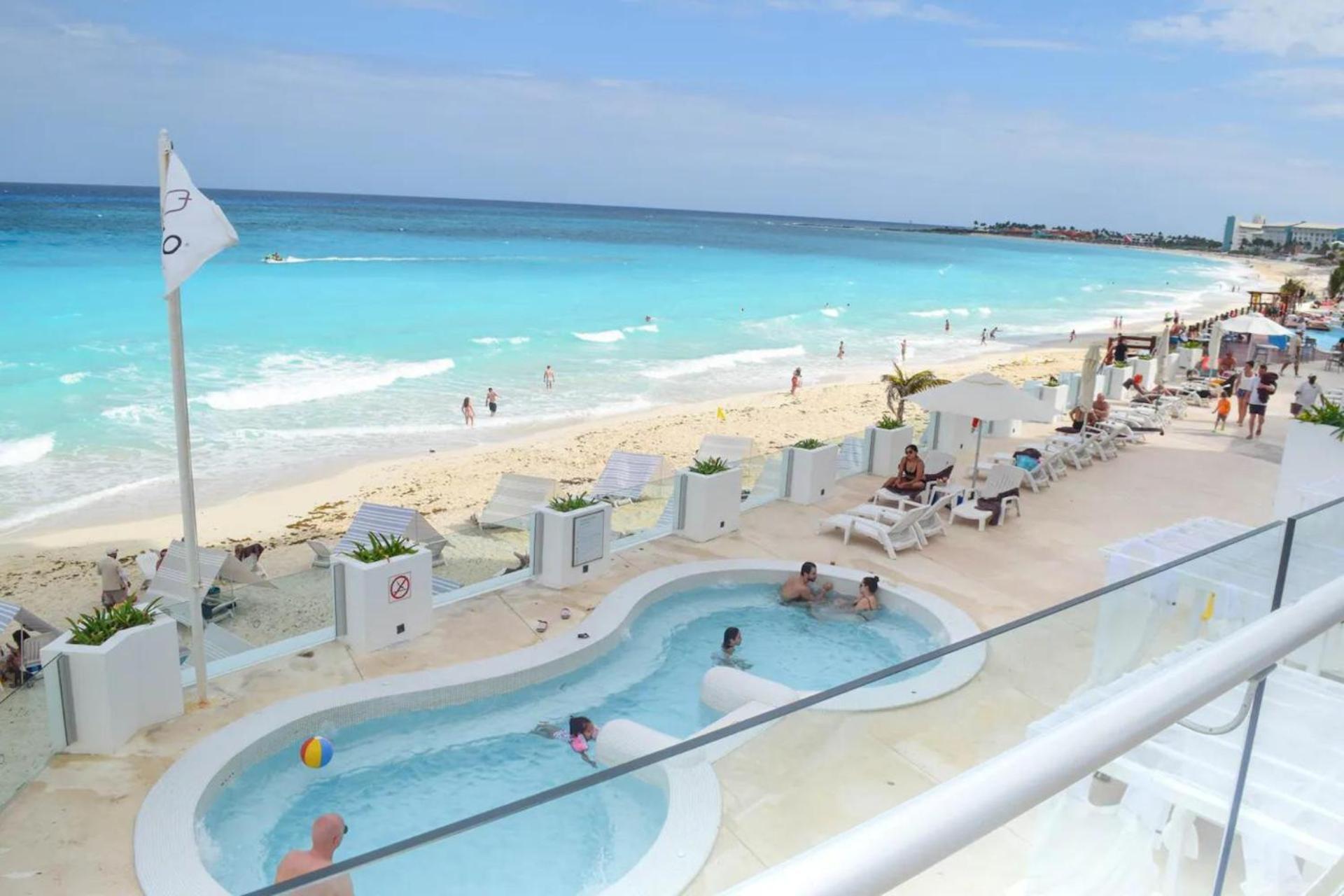 Oceanfront Studio, Magnificent Views * Cancun