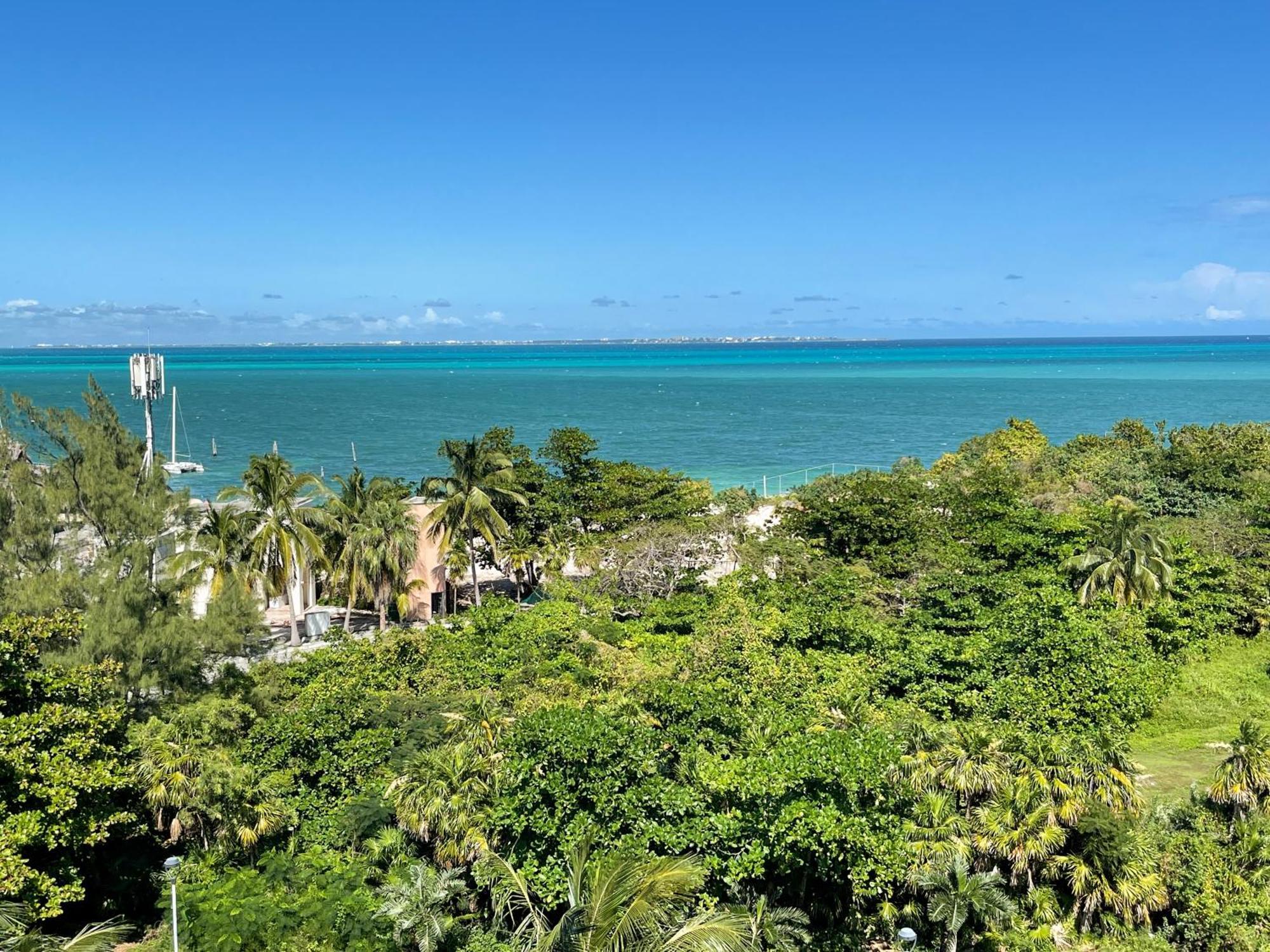 Apartment 2br Oceanfront Luxury In The Zone