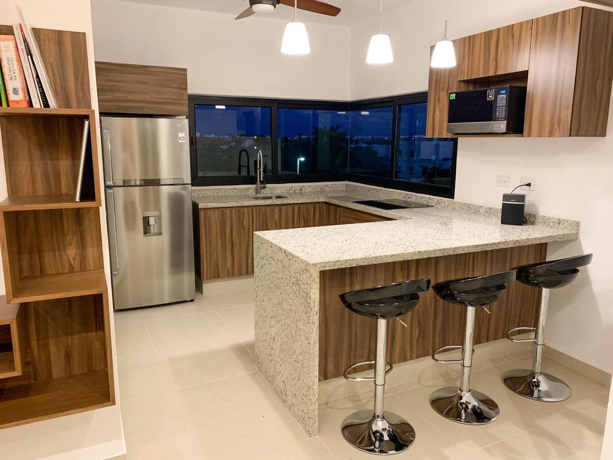 Luxury By The Lagoon