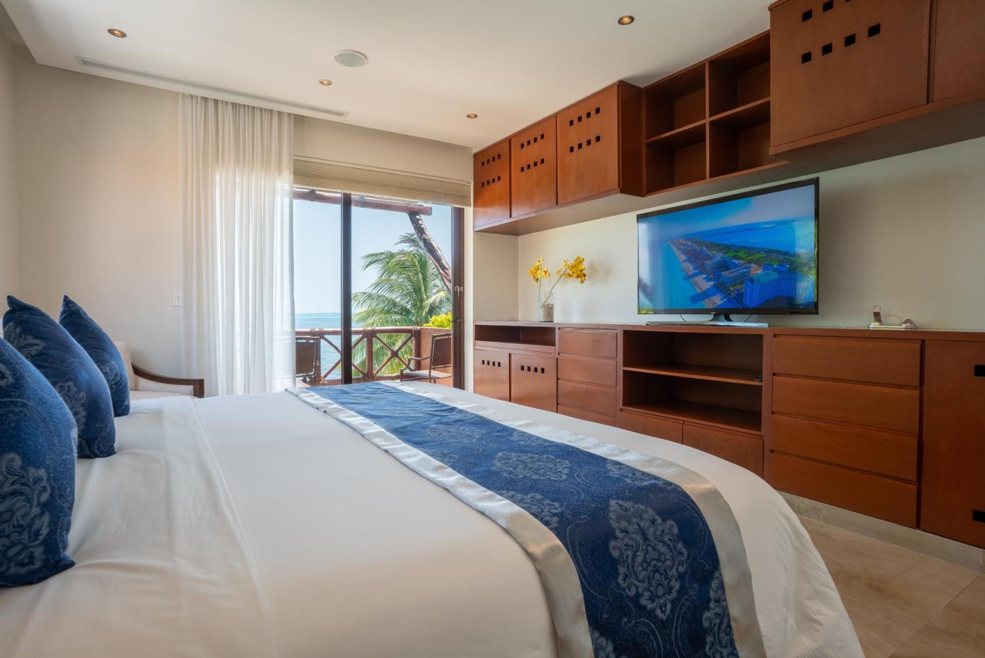 6br Beachfront Private Luxury By Solmar Villa *