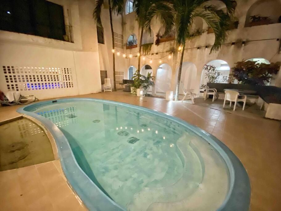 Boho Chic 1bd In Downtown, 4pax Apartment *