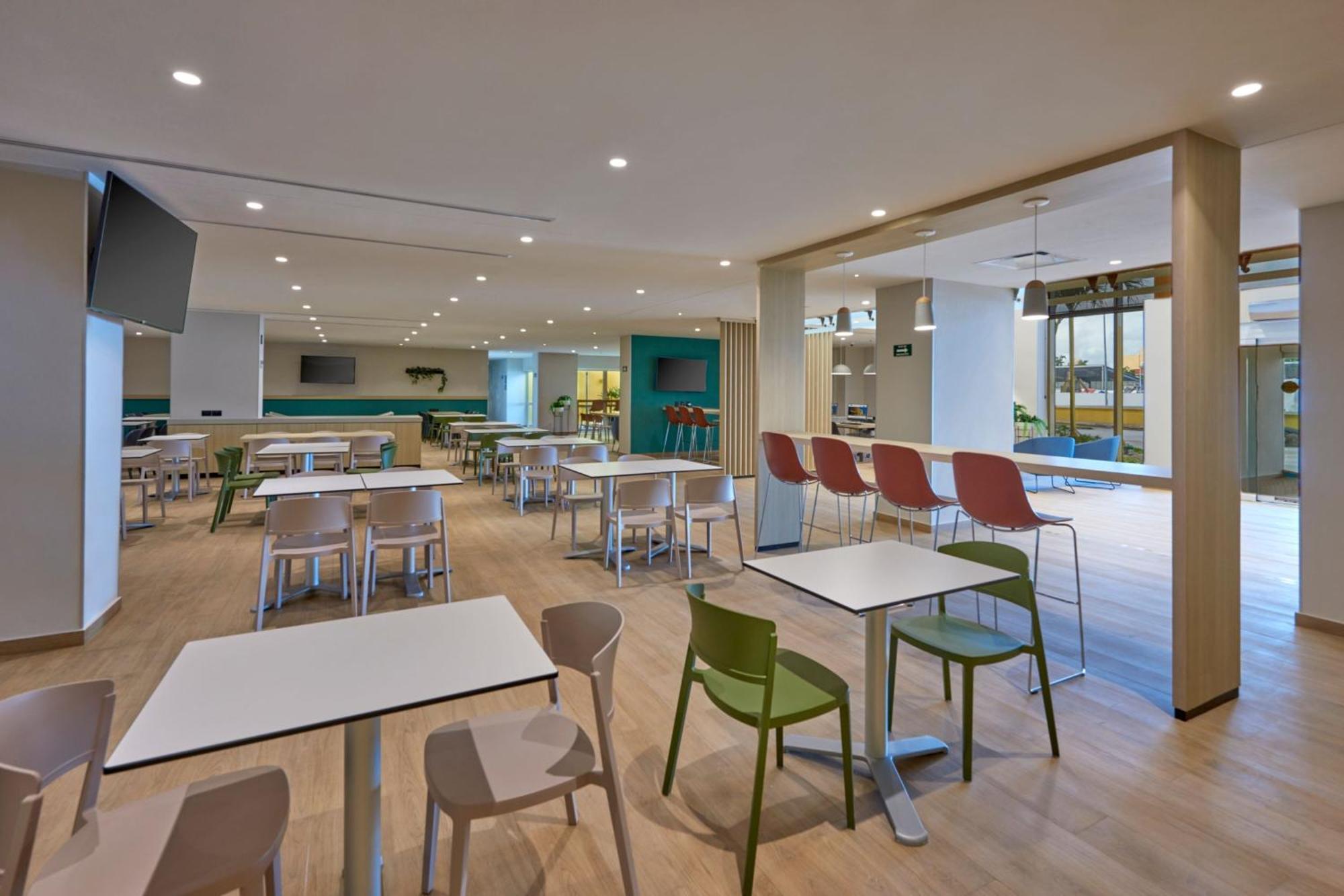 Express By Marriott Cancun Aeropuerto *