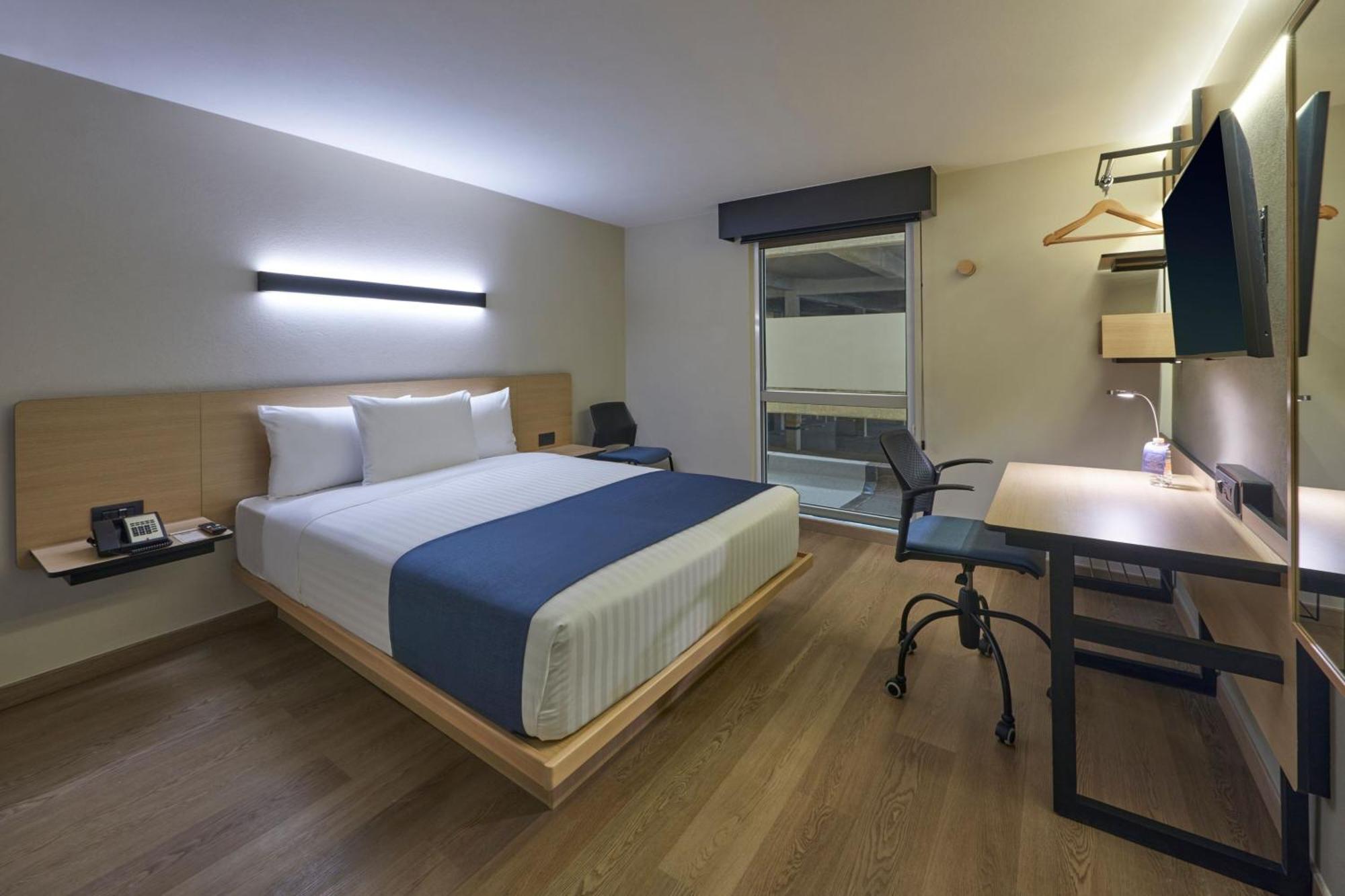 Express By Marriott Cancun Aeropuerto Hotel