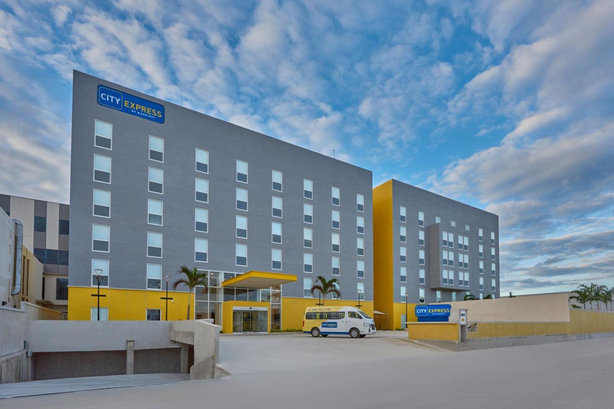 Express By Marriott Cancun Aeropuerto Hotel Alfredo V. Bonfil