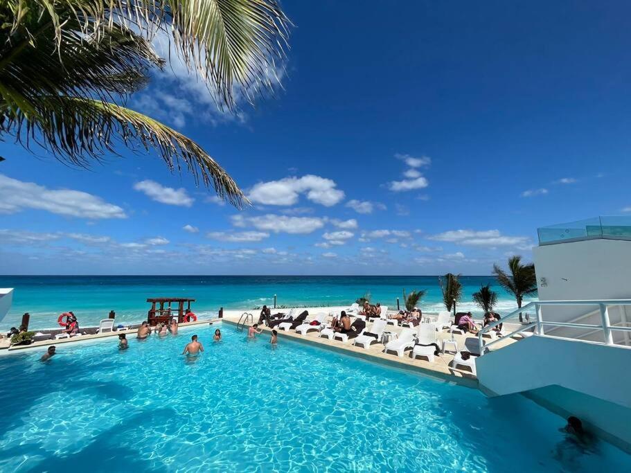 Encantadora Con Vistas Al Mar, Oleo Boutique - Oleo3103 -