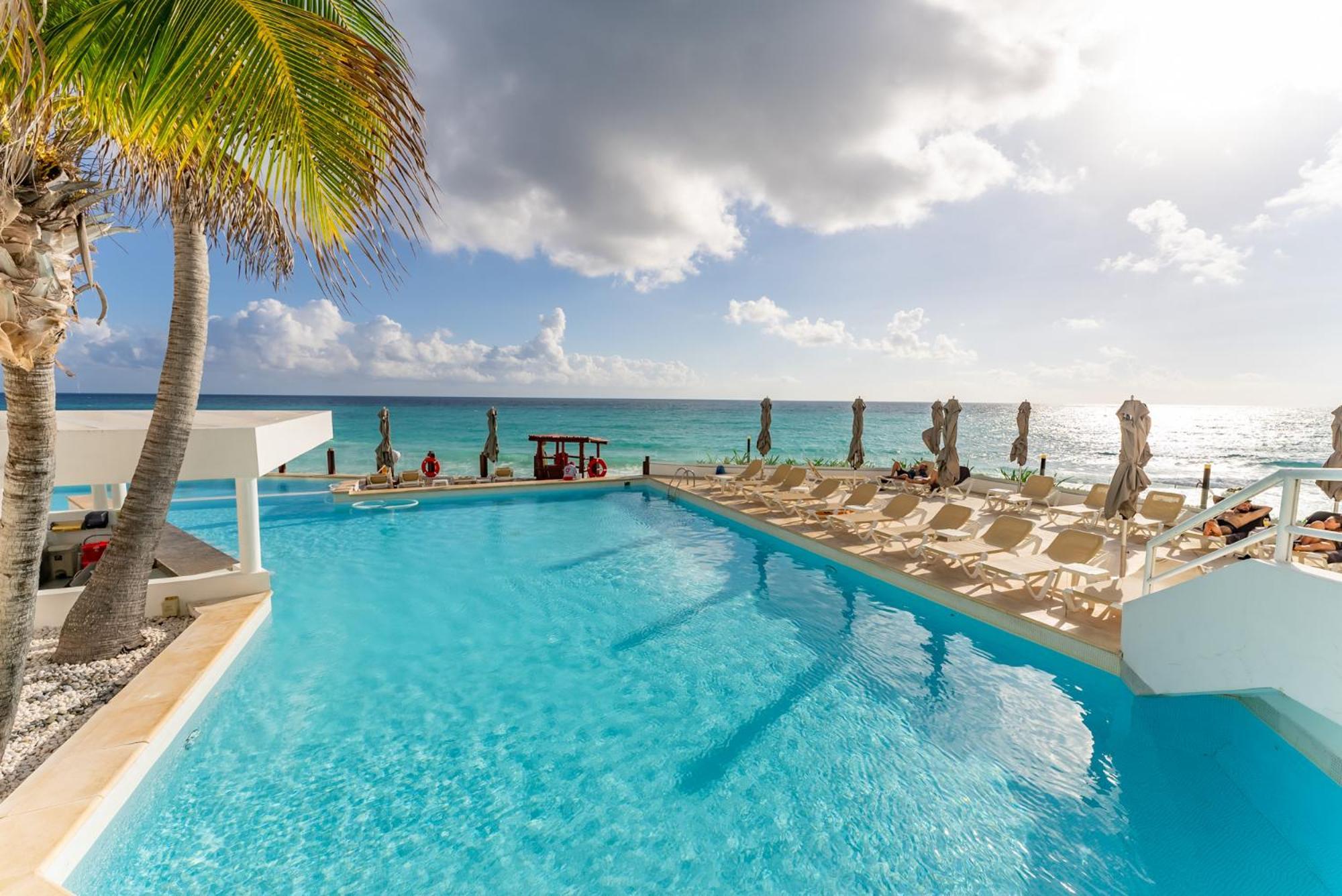 Beachfront Ocean View-boutique •gym •spa Cancún