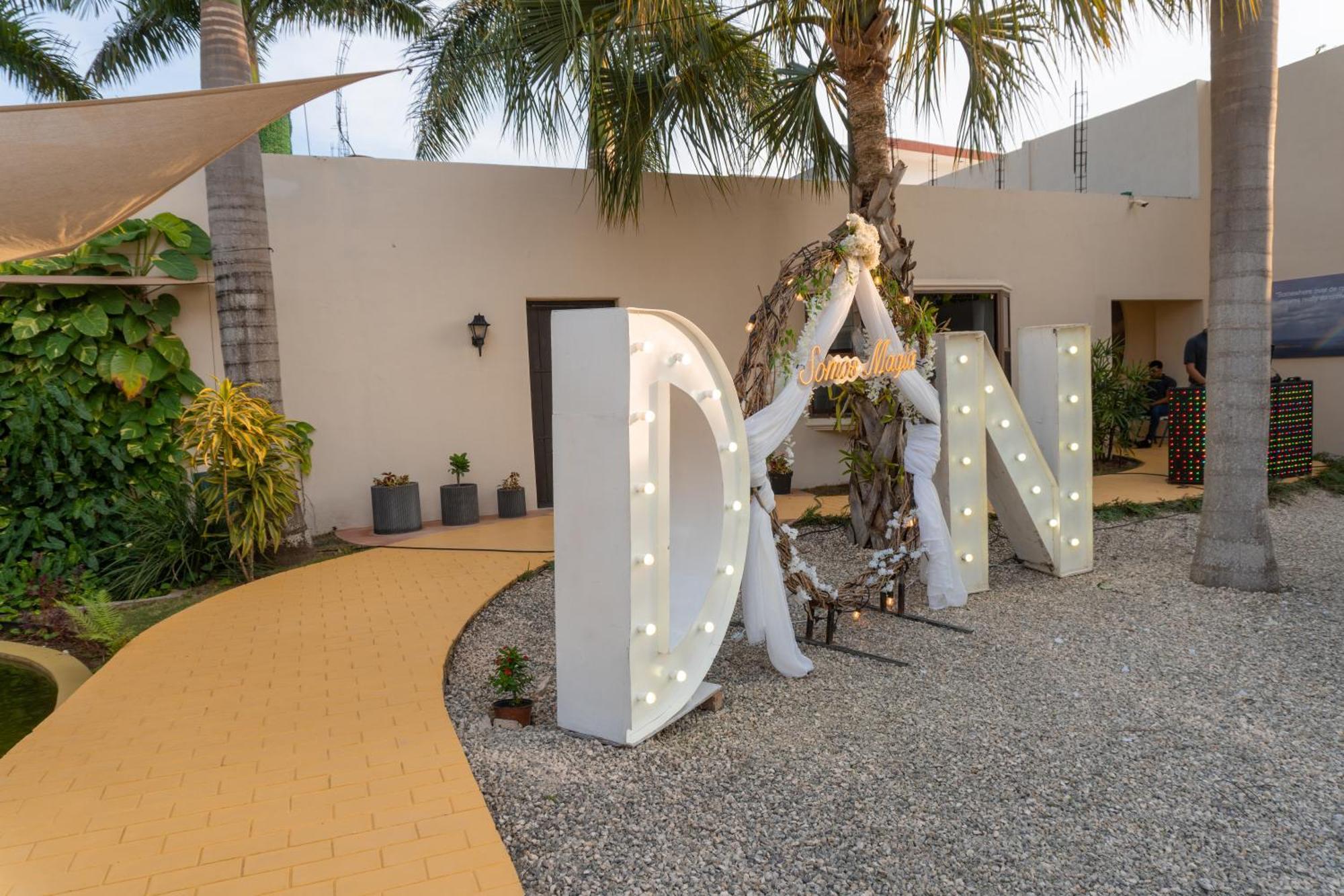 Azcapri Boutique & *
