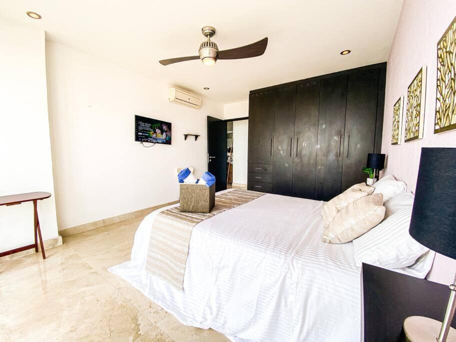 Beachfront Luxury Facilities Amazing Location Apartment *
