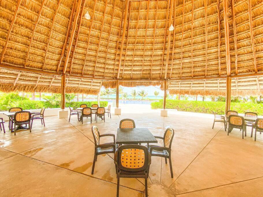 Apartment Beachfront Luxury Facilities Amazing Location *