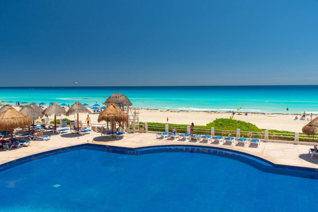 2 Bedrooms Ocean View Apartment Cancún
