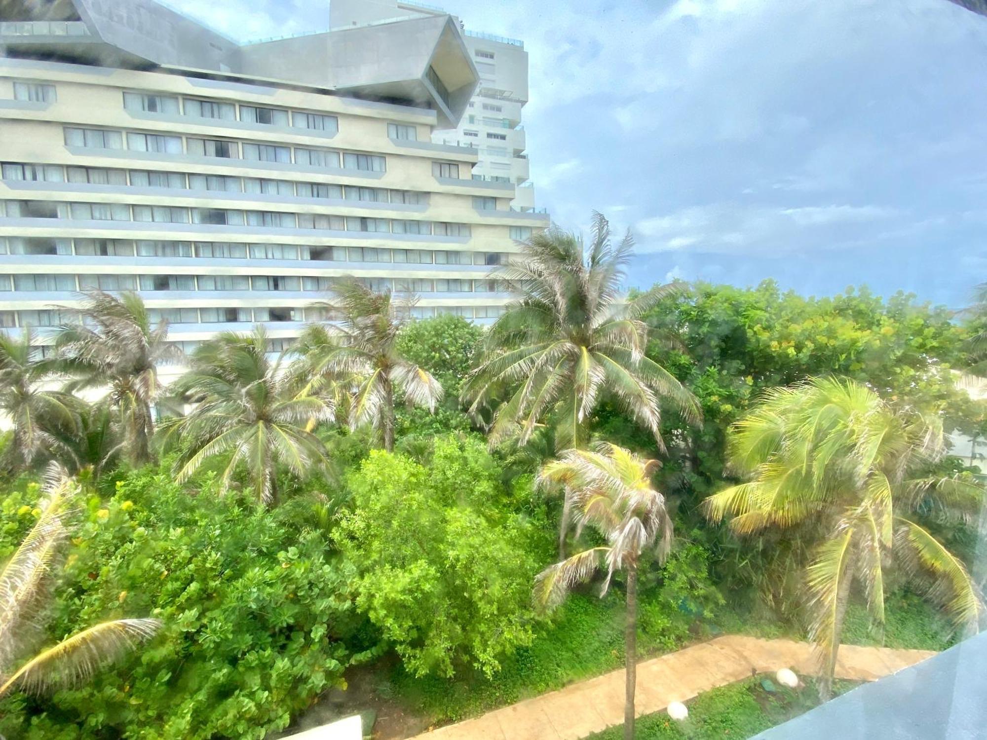 In Ocean Front Aparthotel Cancún