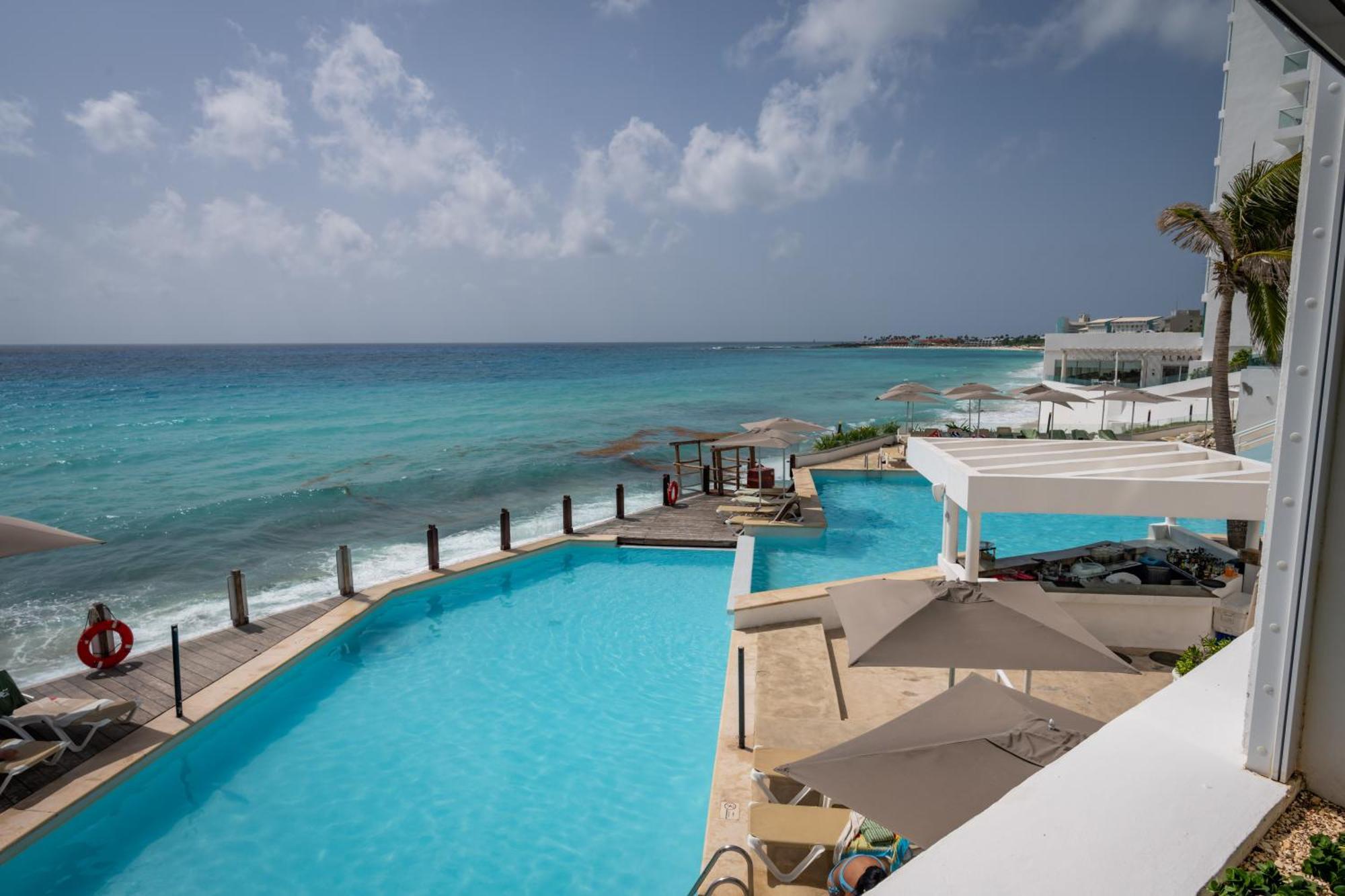 Apartment Ocean View In Complex *