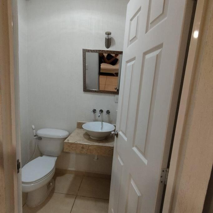 Casa-piscina-3hab-bano Privado-wifi 50 Mbps-tina Ferienhaus Cancún