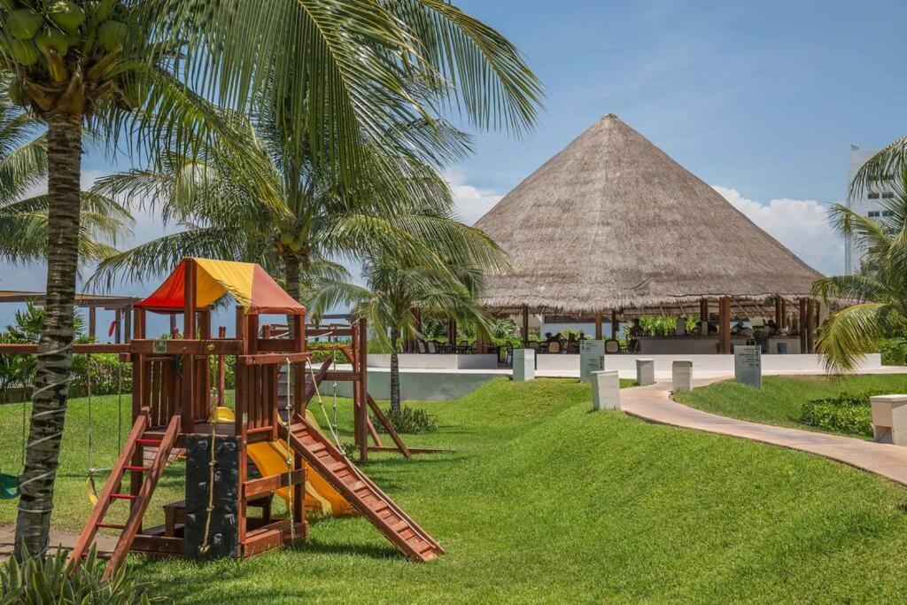 Marina Beachfront 2 Bdr Apartment *