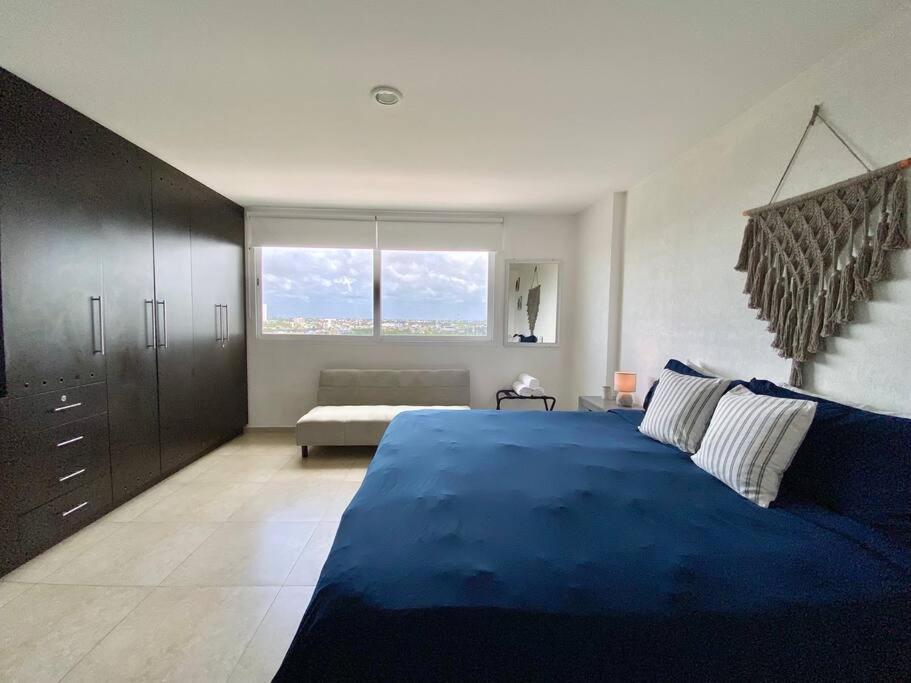 Marina Beachfront 2 Bdr Apartment Cancún
