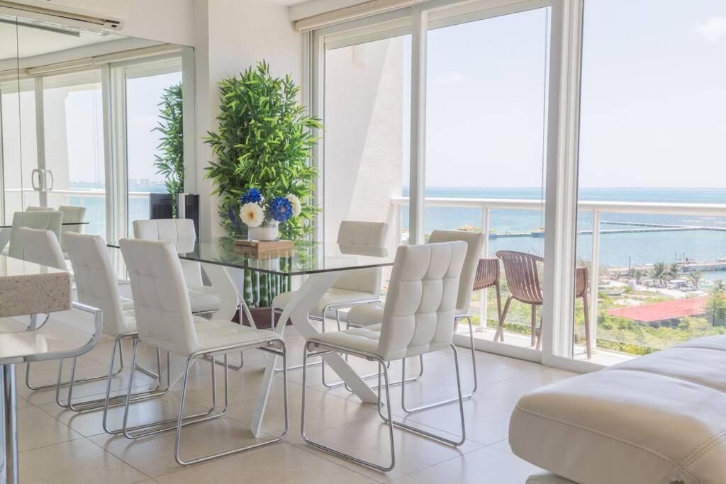 Marina Beachfront 2 Bdr