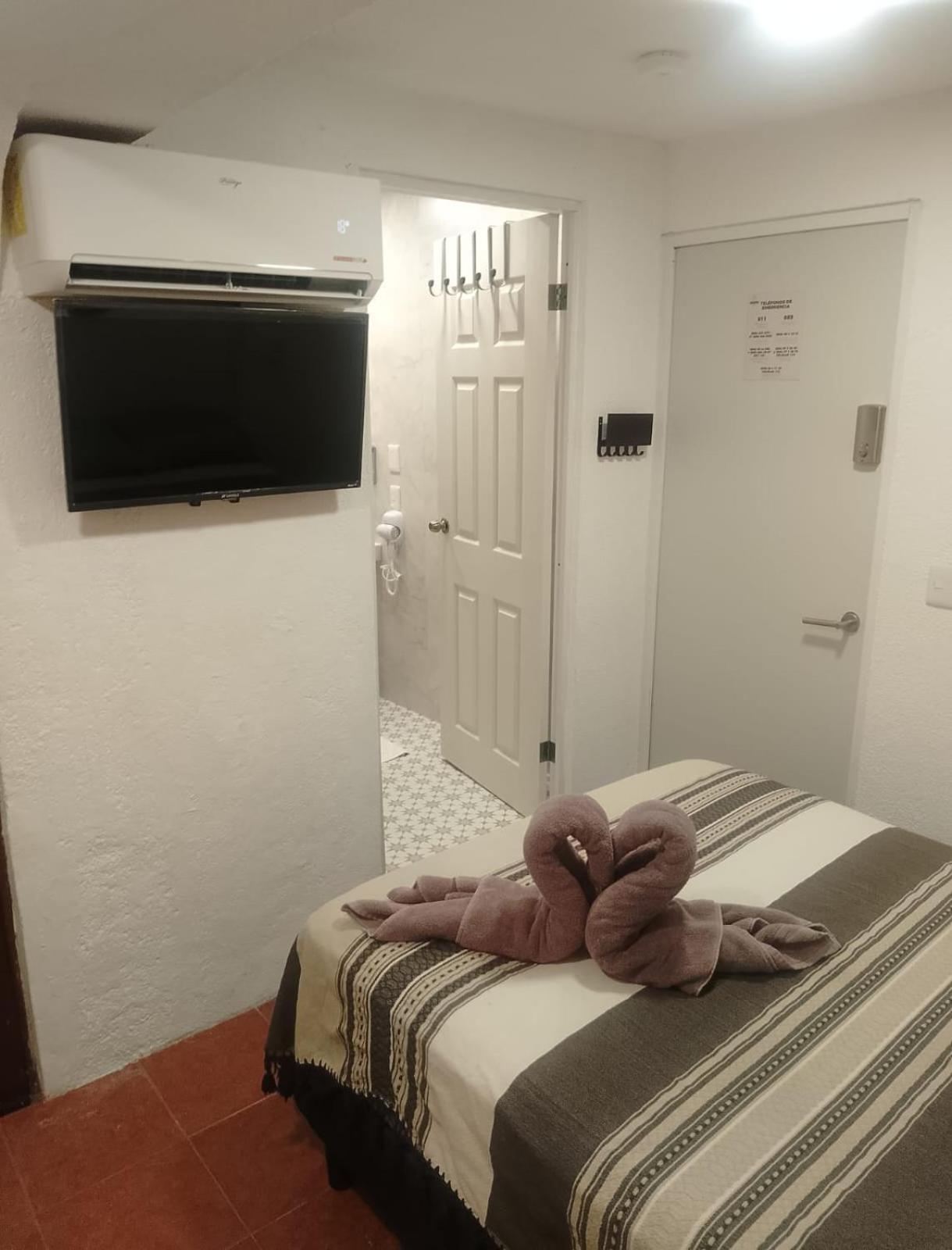 Homestay Casa Nance Coba Con Bano Ac Tv