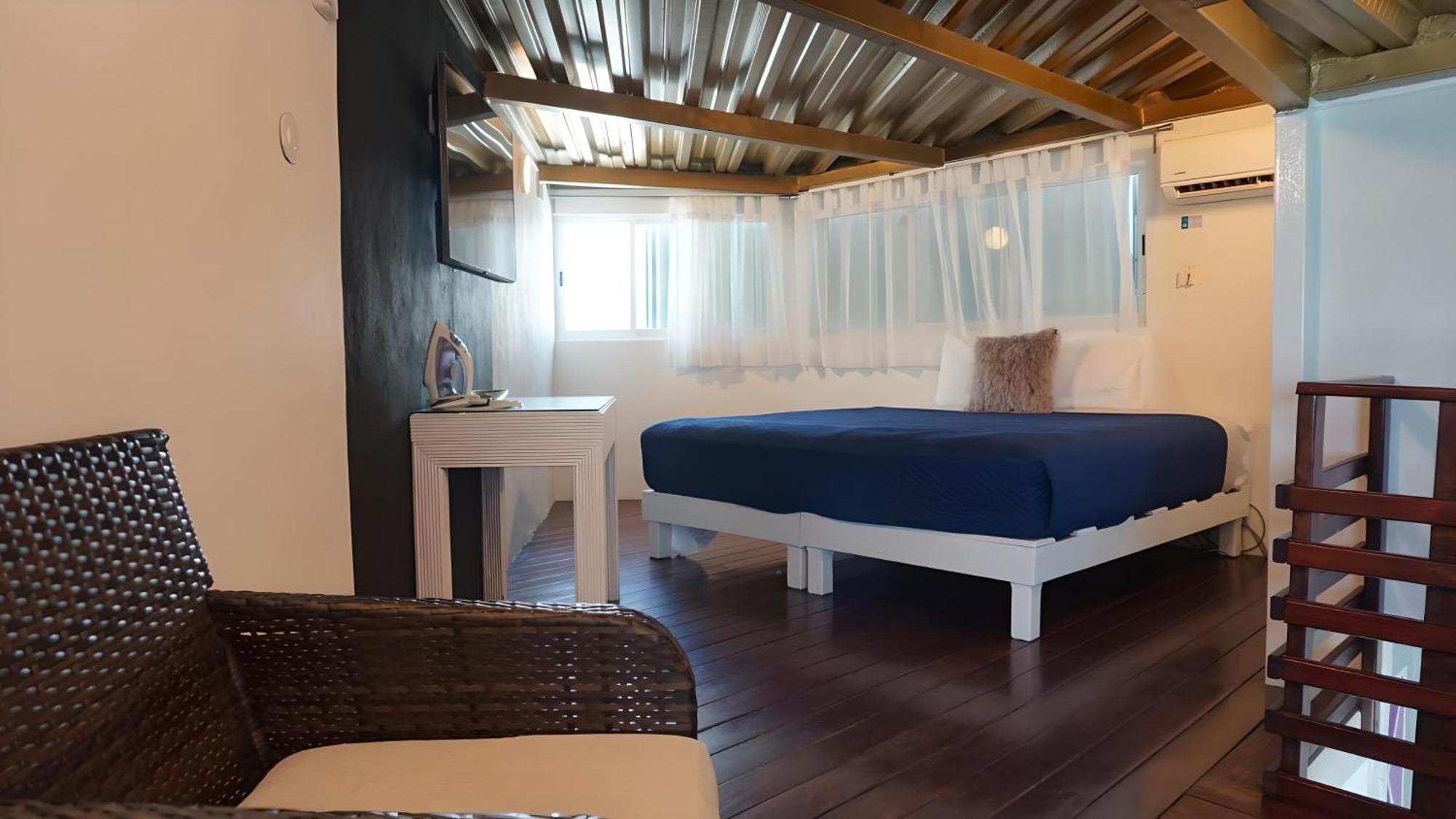 Plaza By Andiani Travel Apartment *